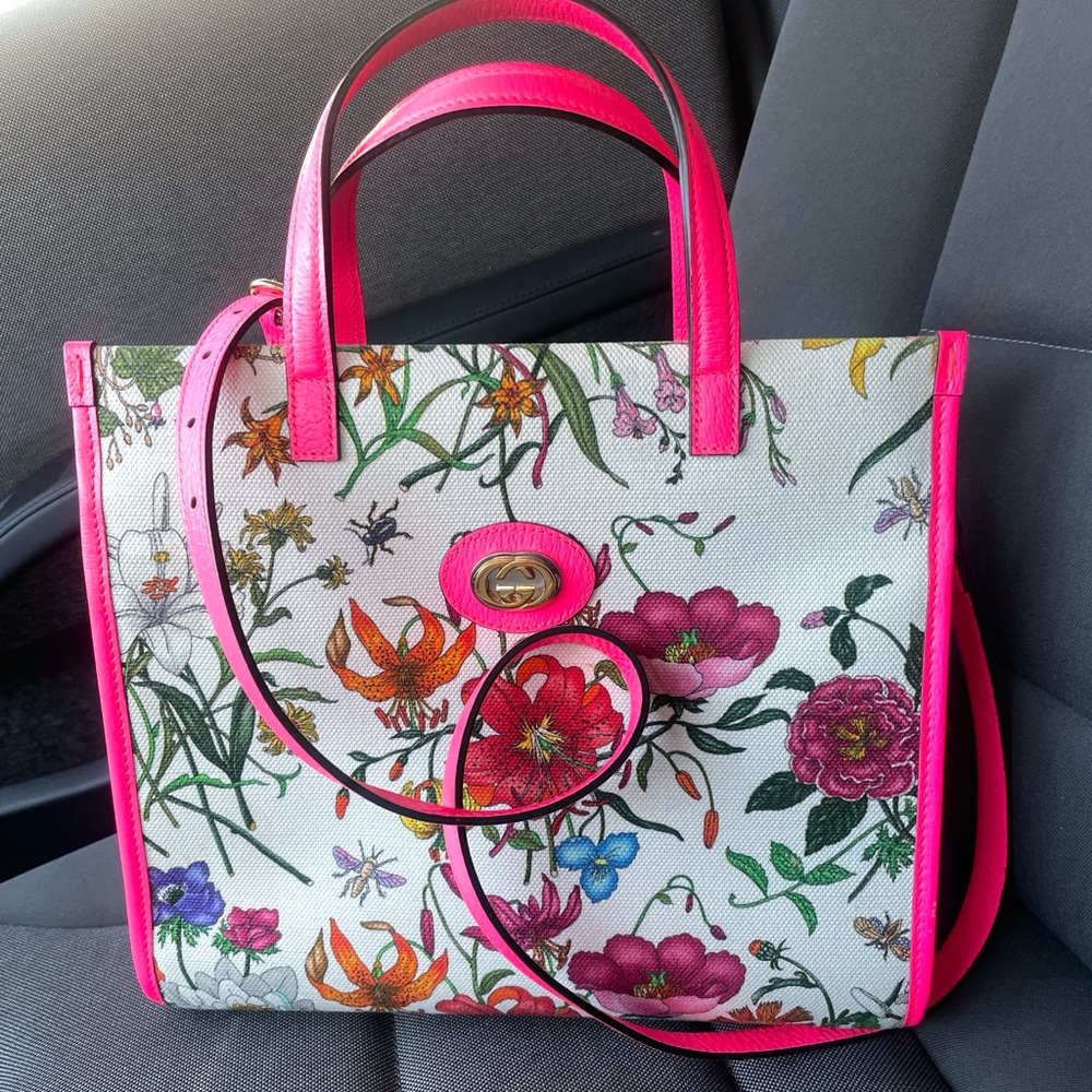 Authentic Gucci Flora Tote in fluorescent pink leather and print canvas